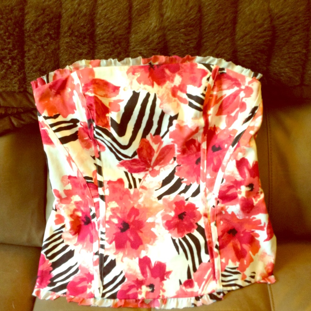 White House Black Market, Gorgeous Corset top